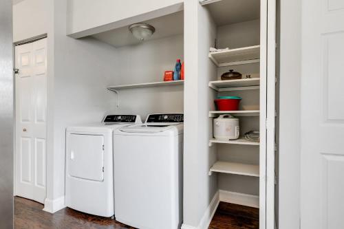 Cozy spacious family home near Carytown fully fenced near Richmond Gyermek Múzeum