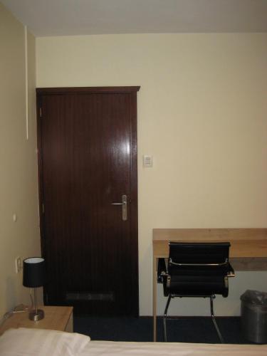 1 twin bed