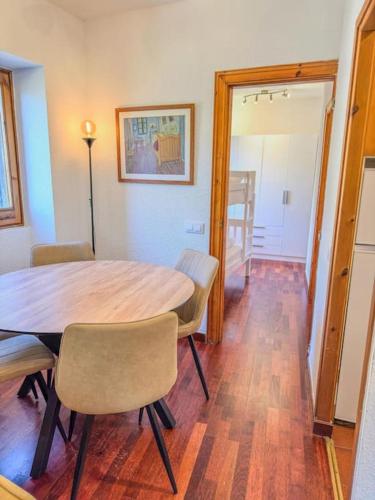 Barthe Holidays I Acogedor estudio en El Tarter 4PAX I Rústico, Vistas al valle, Parking I Esquirol (Barthe Holidays I Acogedor estudio en El Tarter 4PAX I Rustico, Vistas al valle, Parking I Esquirol) in El Tarter