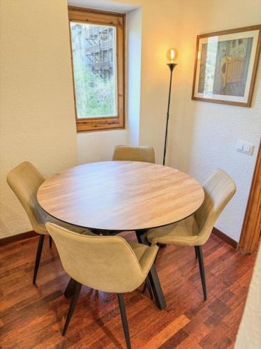 Barthe Holidays I Acogedor estudio en El Tarter 4PAX I Rústico, Vistas al valle, Parking I Esquirol (Barthe Holidays I Acogedor estudio en El Tarter 4PAX I Rustico, Vistas al valle, Parking I Esquirol) in El Tarter