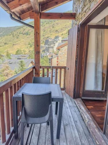 Barthe Holidays I Acogedor estudio en El Tarter 4PAX I Rústico, Vistas al valle, Parking I Esquirol (Barthe Holidays I Acogedor estudio en El Tarter 4PAX I Rustico, Vistas al valle, Parking I Esquirol) in El Tarter