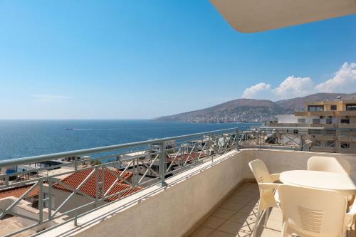 Apartment with Sea View image 5
