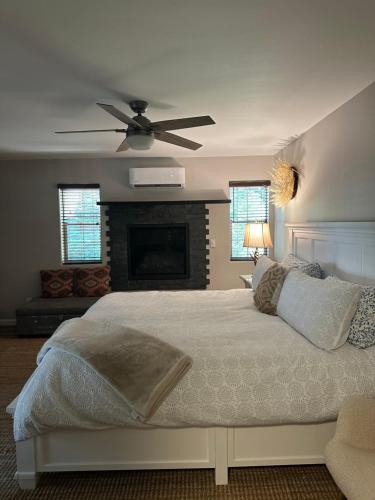 YoBee! Park Reservation Included! Heart of Yosemite - Homey Studios and Breakfast YoBee! Park Reservation Included! Heart of Yosemite - Homey Studios and Breakfast