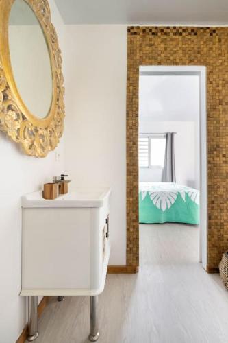 バスルーム, Bungalow Koa avec accès plage privée (Bungalow Koa avec acces plage privee) in マアタ