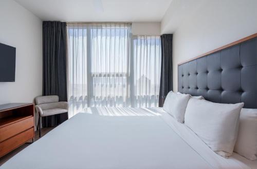 Two-Bedroom Suite image 7