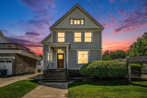 Spacious Getaway Premier 1BDR Suite 2 ➠ 200 in Grand Haven, USA