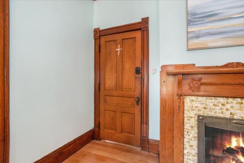 Spacious Getaway Premier 1BDR Suite 1 ➠ 200 in Grand Haven, USA