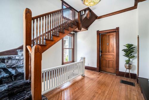 Spacious Getaway Premier 1BDR Suite 2 ➠ 200 in Grand Haven, USA