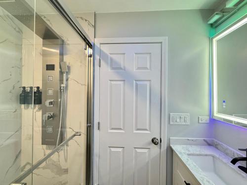 5 Star Luxury Stay Near Chicago Ohare in Des Plaines, USA