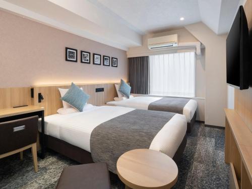2 twin beds