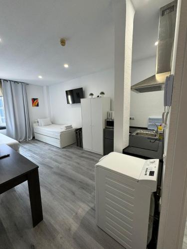 Estudio en Callao, 4 personas, Madrid (foto 5)