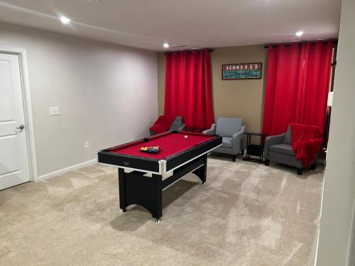 The Muirwood Lux sleeps 10 in Murfreesboro, USA