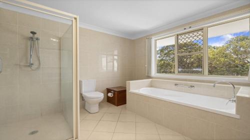 Beachfront Reserve, Sleeps 8, Amazing Views