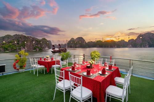 Surrounding environment, Emerald Lan Ha Cruise in Cat Hai Island