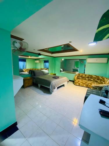 room detail thumbnail 0