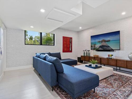 Amazing Family Home in Hollywood FL Amazing Family Home in Hollywood FL