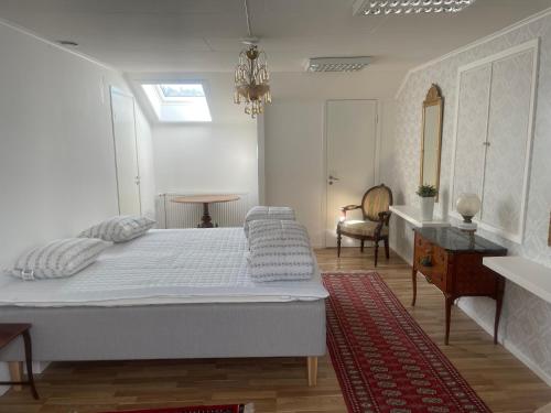 Book the Three-Bedroom Apartment - High Floor Three-Bedroom Apartment - High Floor
