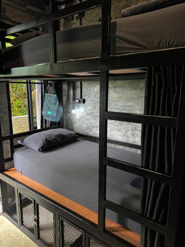 1 bunk bed
