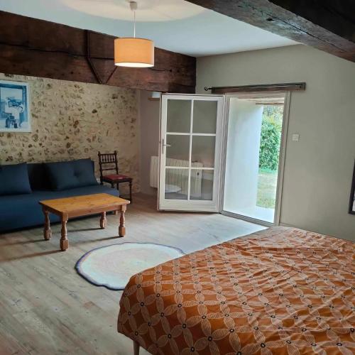 1 king bed, 1 sofa bed
