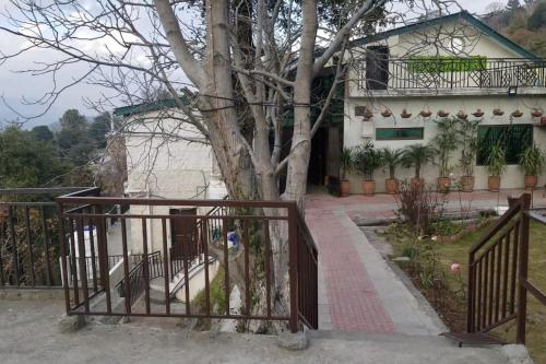 Woodsley Villa - image 5