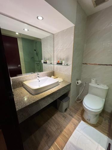 room detail thumbnail 2