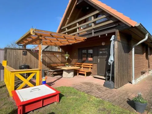 Holz-Ferienhaus Mechelsdorf, nahe Ostseebad Kühlungsborn in Mechelsdorf, Deutschland