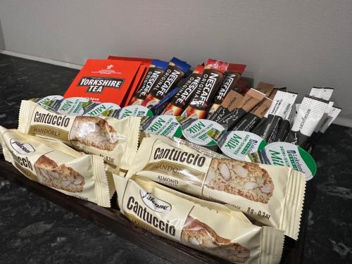 Midland Apartments - Luxury Large Entire Unit Sleeps 4