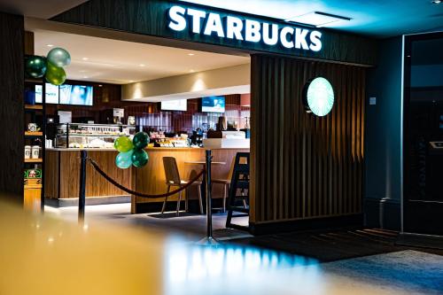 Village Hotel Manchester Cheadle - image 10