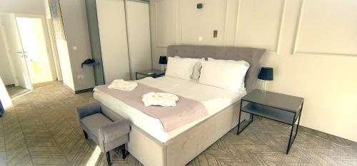 Suite with Sea View image 3