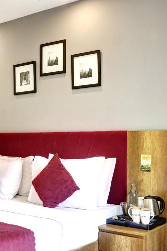 Deluxe Room image 8
