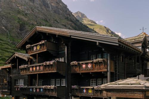 SCHLOSS Zermatt - CBD & Adaptogenic Spa and Sport Hotel in Zermatt