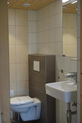 Hotel Kaubad - main image