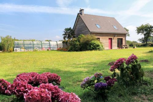 A szálláshely kívülről, La Maison Merlin - Maison avec piscine Sénoville (La Maison Merlin - Maison avec piscine Senoville) in Les Pieux
