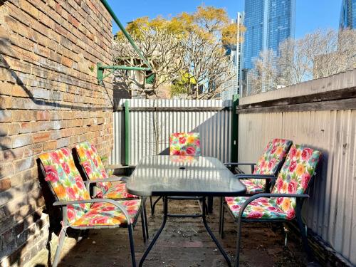 Balcony/terrace, Millers Point Waterview in Circular Quay