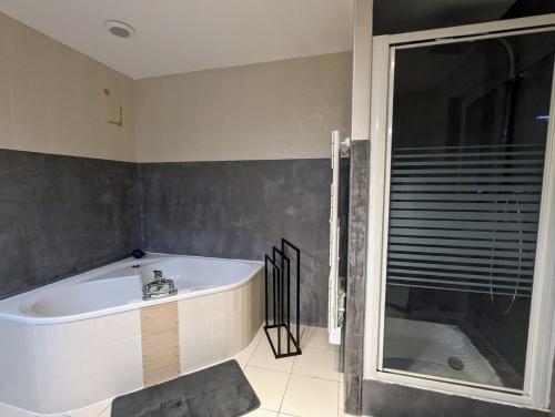 Shower, Maison Gite Le Bressaud in La Bresse