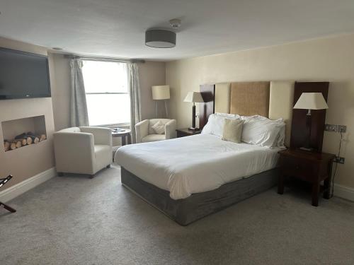 The White Hart Hotel - image 12