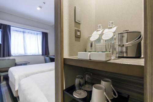 Twin Room with Lounge Access ＆ Complimentary Light Breakfast - Non-Smoking image 6