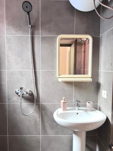 Rosela's sweet apartament, Tirana (photo 10)