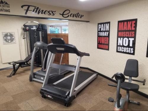 Large Modern-style Condo W Pool, Gym, Game Room