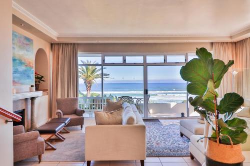 Hermanus Beachfront Lodge - image 3