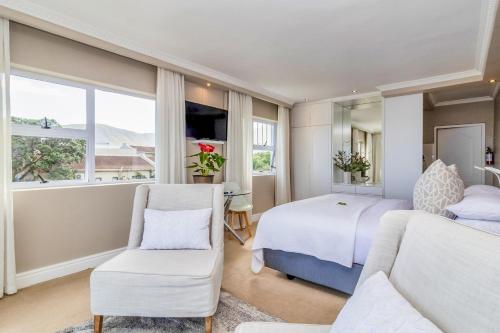 Superior Suite image 10