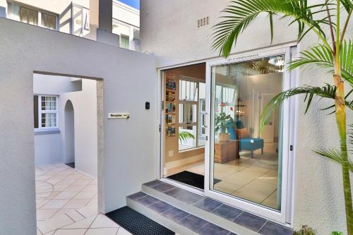 Hermanus Beachfront Lodge - Solar Power