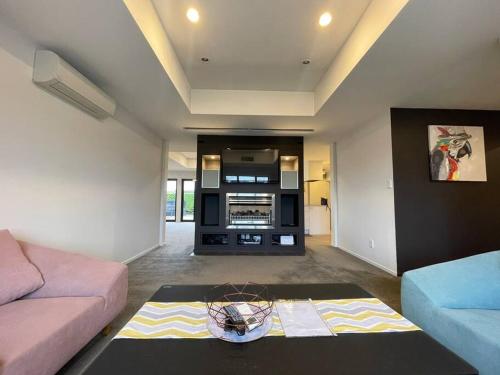 Spacious 4 Bed Family Home in Wigram