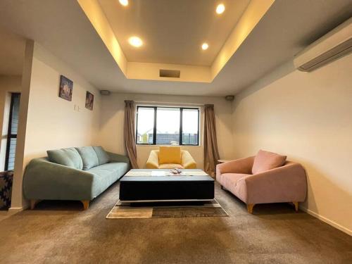 Spacious 4 Bed Family Home in Wigram