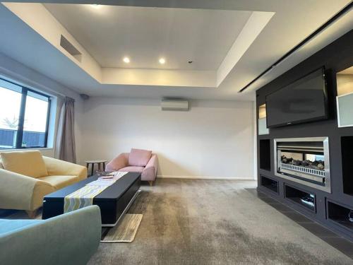 Spacious 4 Bed Family Home in Wigram