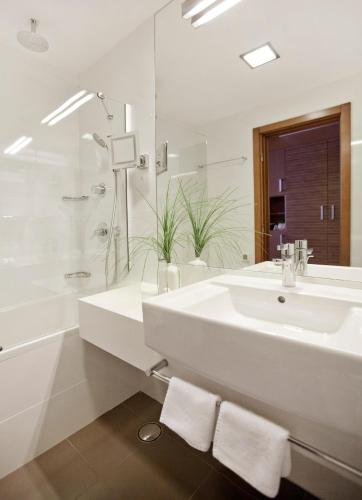Hotel Croatia - image 10