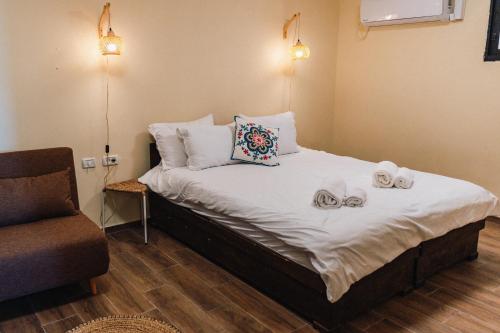 2 bedrooms, 5 beds
