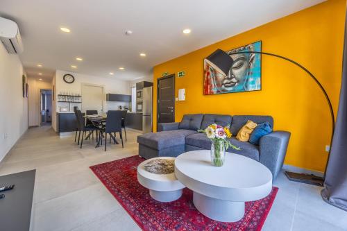 Sleek & Stylish 2BR Accommodation with Large Private Terrace - Close to Saint Julian's & Tigne Shopping Mall 1