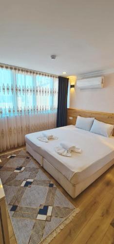 Standard Double or Twin Room with Sea View image 2