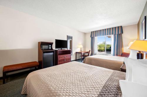 Best Western Annawan Inn - image 7